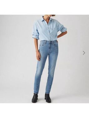 Levi's 721 High Rise Medium Wash Stretch Skinny Jeans